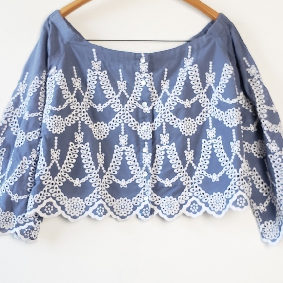 KENDALL & KYLIE Off the Shoulder Eyelet Crop Top! - Picture 4 of 8